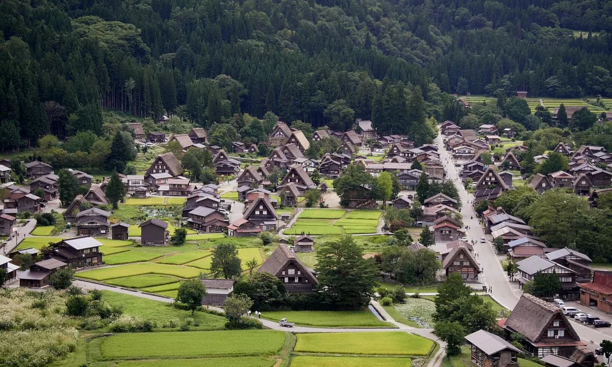 Shirakawago & Takayama Alpine Day Trip