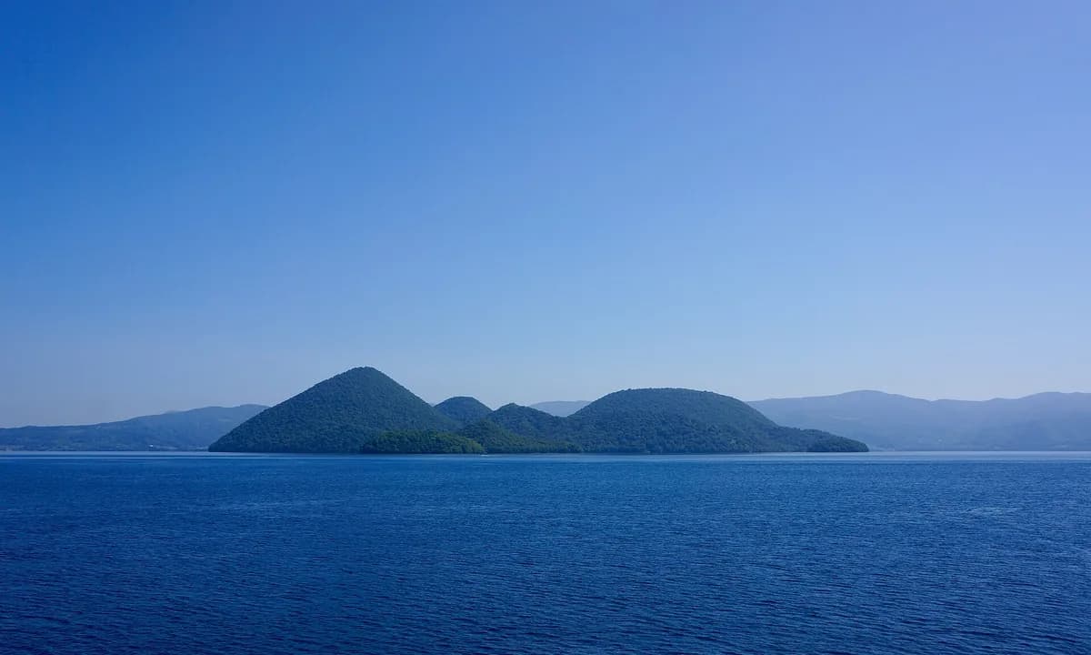 Hokkaido Grand Tour: Sapporo, Otaru & Lake Toya